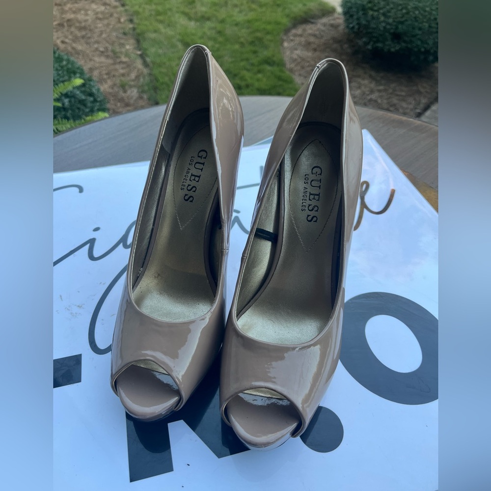 Guess Women's Patent Leather Peep Toe Heels - Beige Size 8 New (See Pic 5)